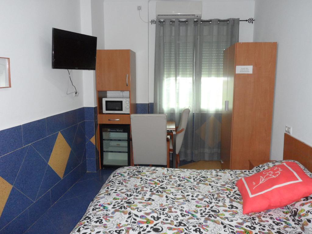 Hostal Via Del Caminante Madrigalejo Extérieur photo