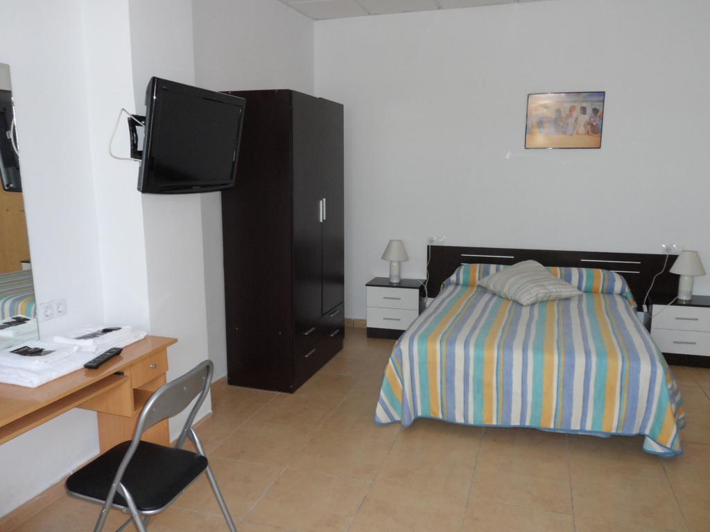 Hostal Via Del Caminante Madrigalejo Extérieur photo