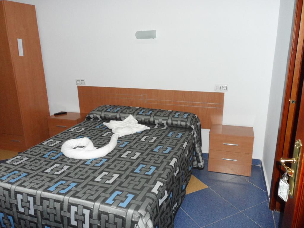 Hostal Via Del Caminante Madrigalejo Extérieur photo