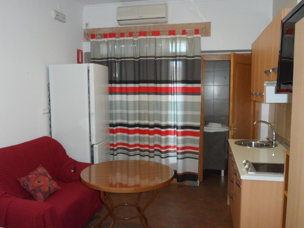 Hostal Via Del Caminante Madrigalejo Extérieur photo