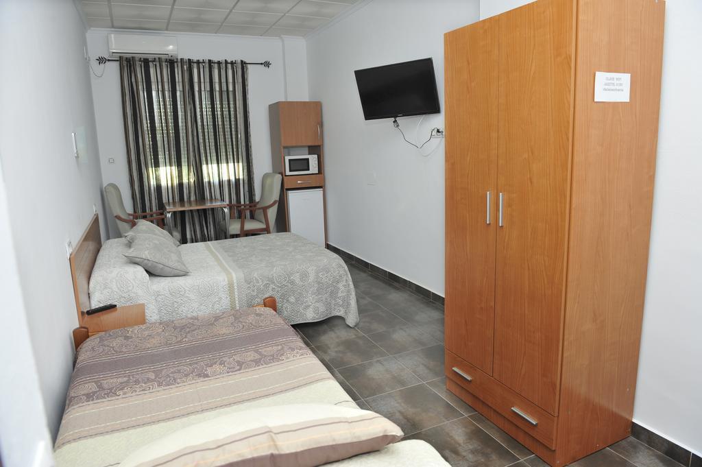 Hostal Via Del Caminante Madrigalejo Extérieur photo