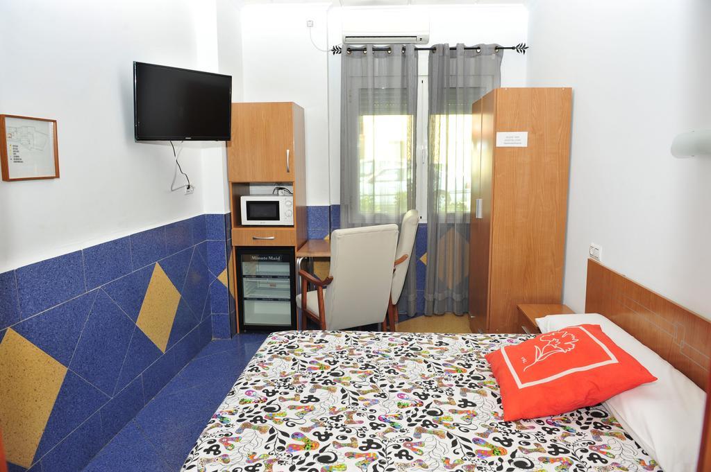 Hostal Via Del Caminante Madrigalejo Extérieur photo