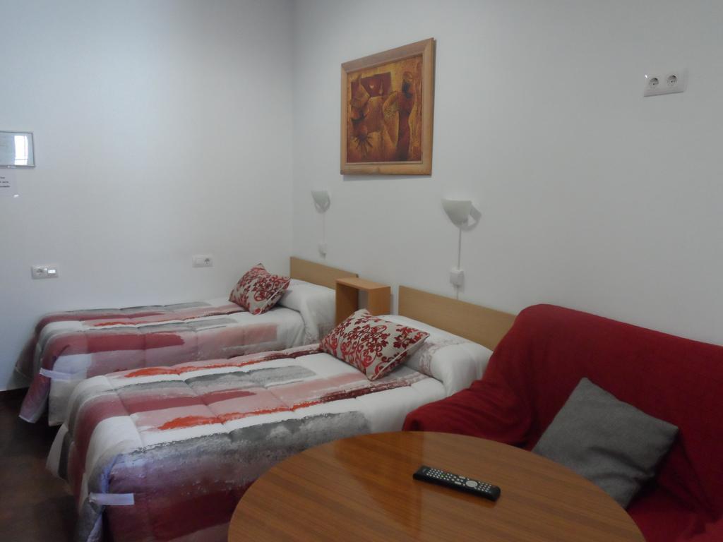 Hostal Via Del Caminante Madrigalejo Extérieur photo