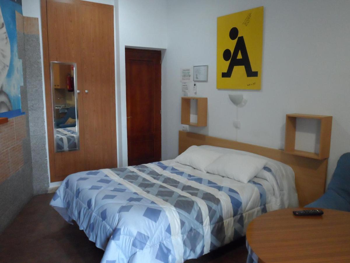 Hostal Via Del Caminante Madrigalejo Extérieur photo
